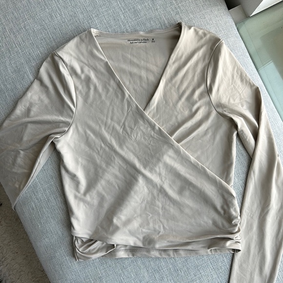 A&F Long-sleeve Surplice Wrap Top, Cream, size M - Picture 1 of 2